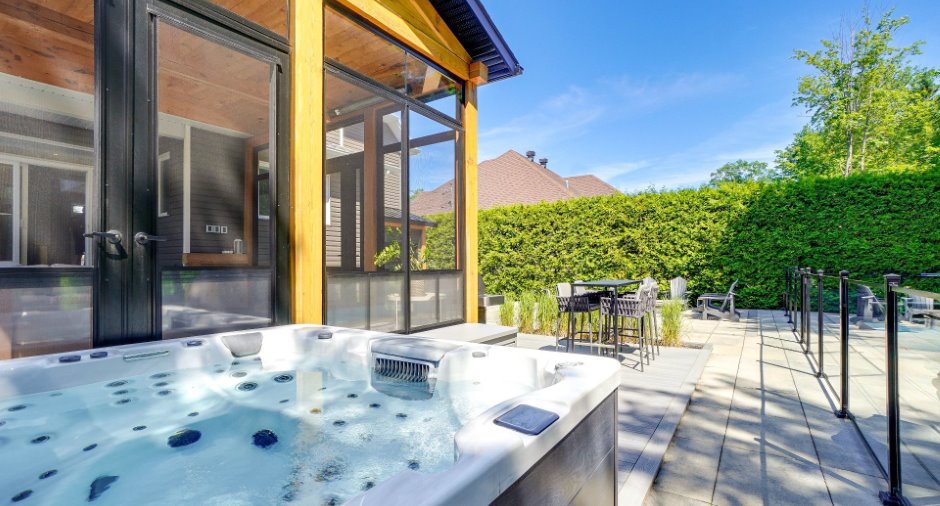 Hot tub