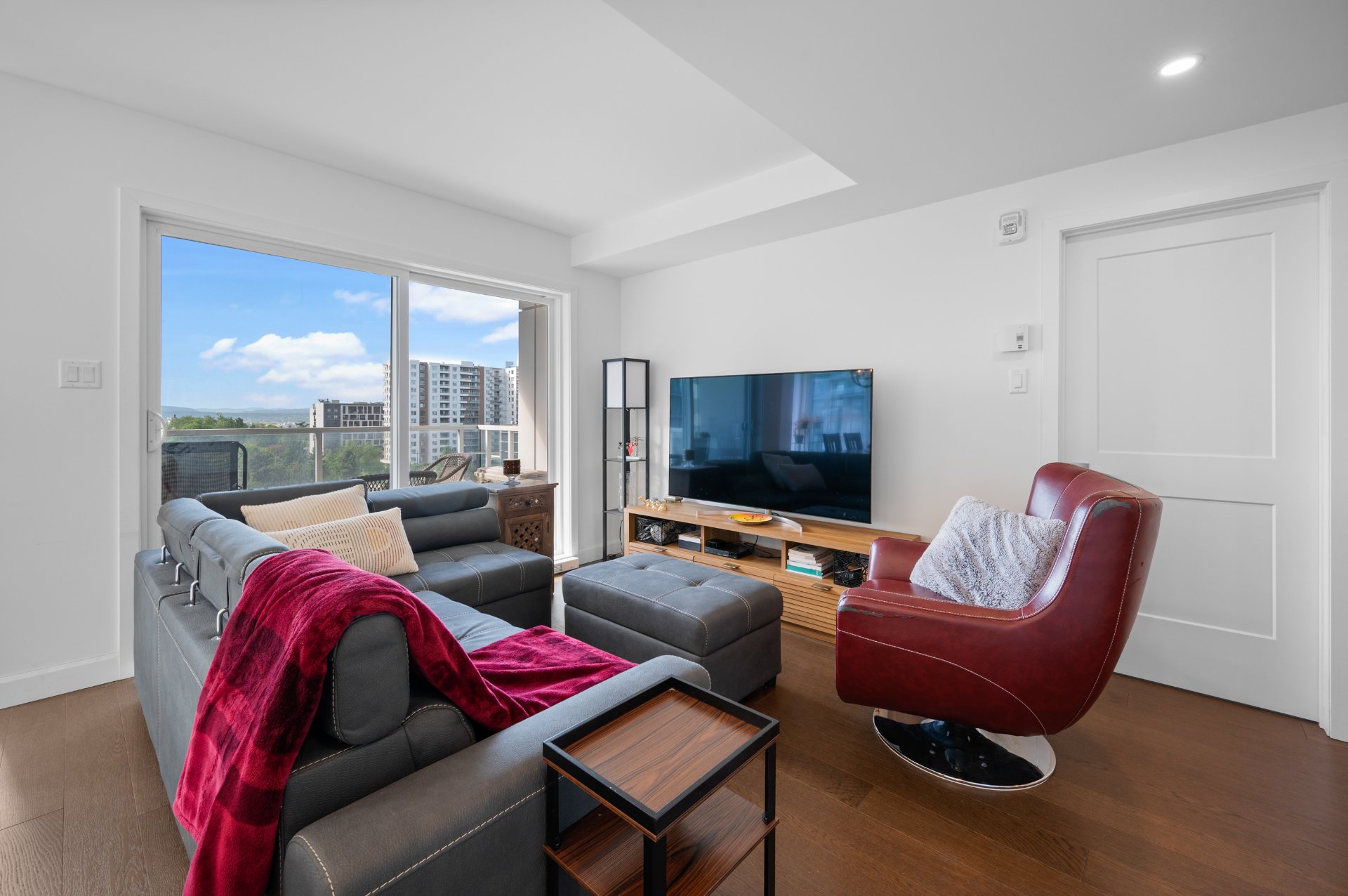 975 Av. Roland-Beaudin (#605) — photo 3