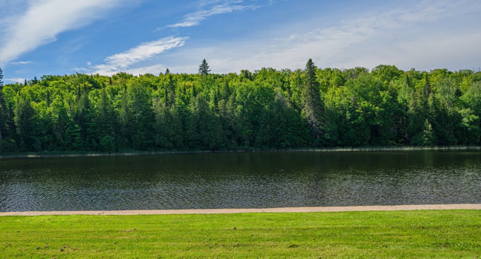 Accès au plan d'eau