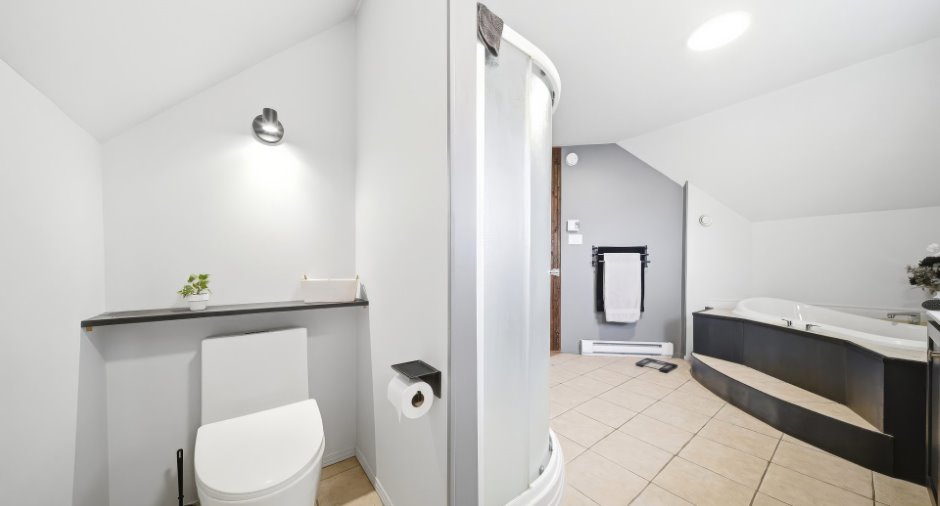 Salle de bains attenante à la CCP
