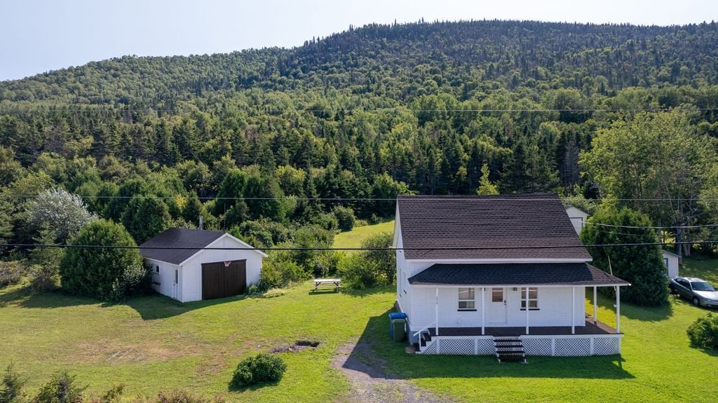 270 Rue Principale O. — photo 1