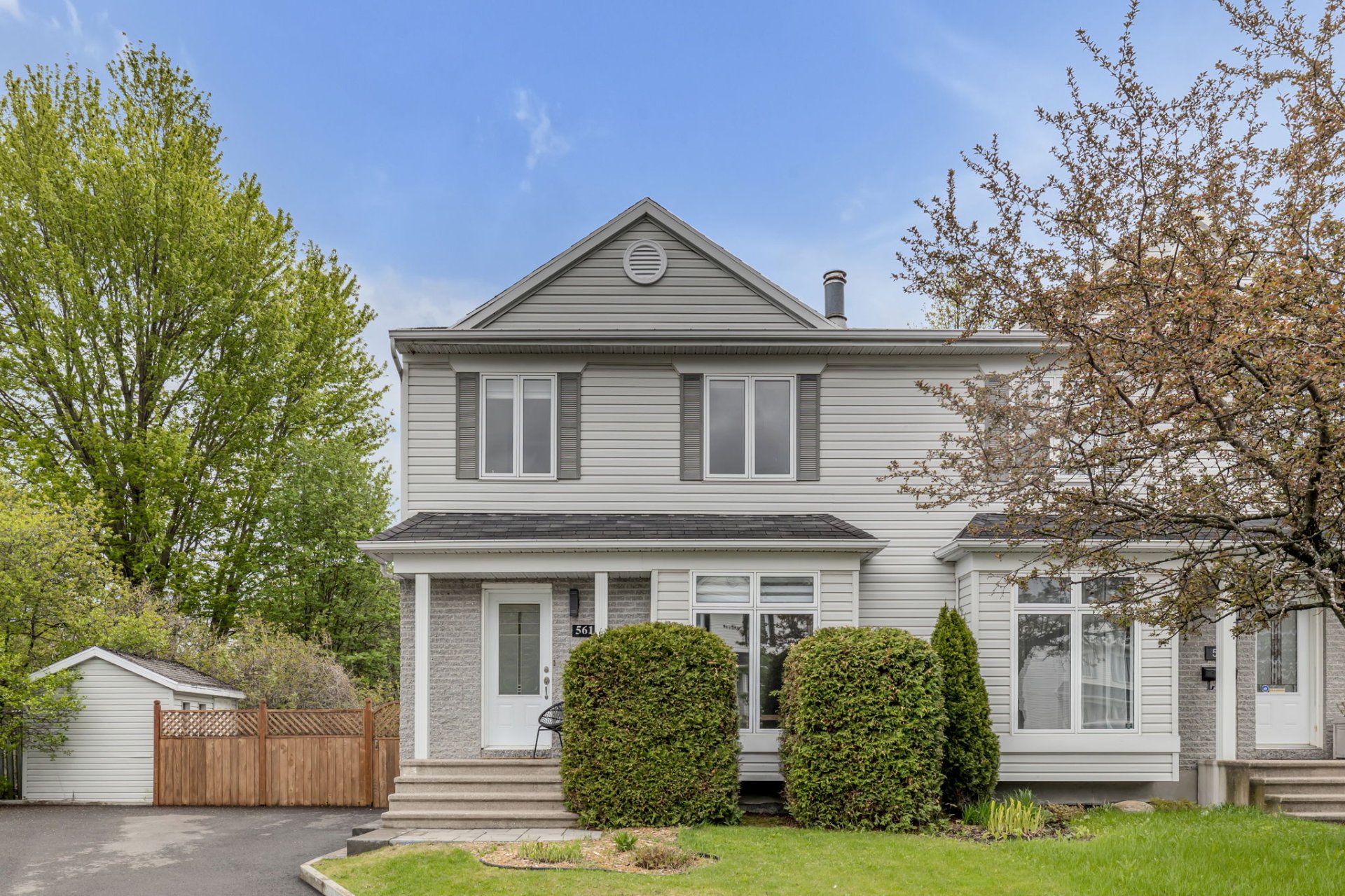 Two or more storey for sale, Québec