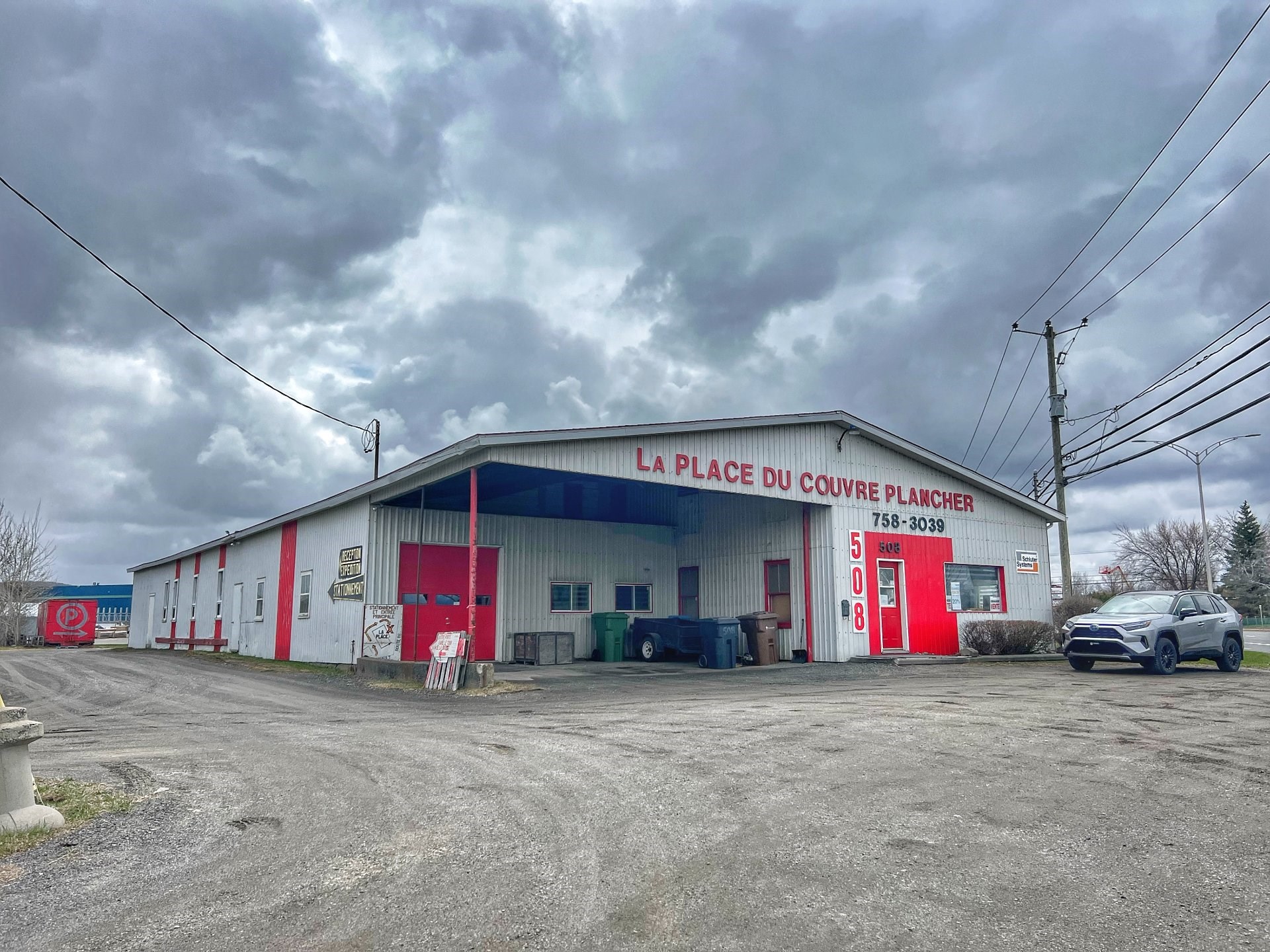Commercial building/Office for sale, Victoriaville
