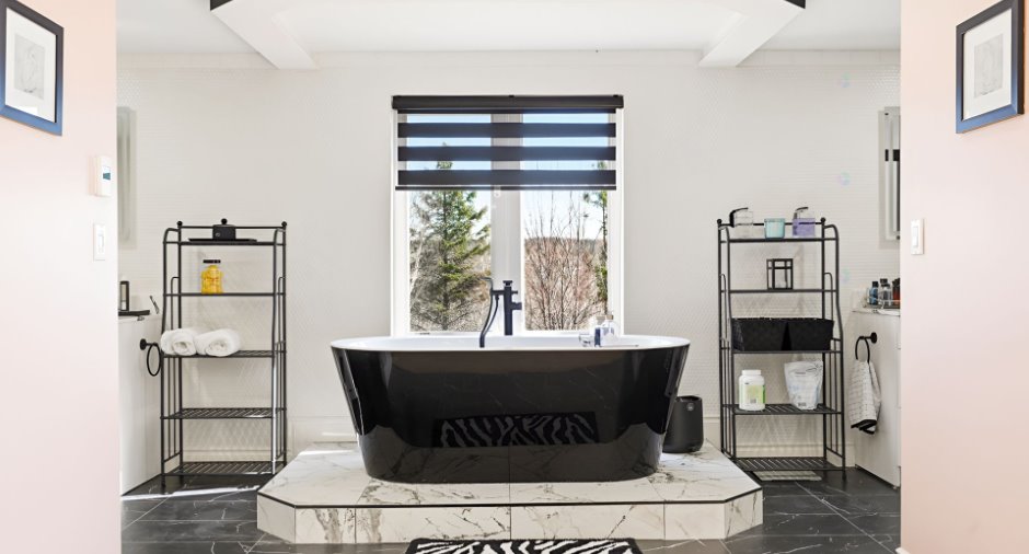 Ensuite bathroom