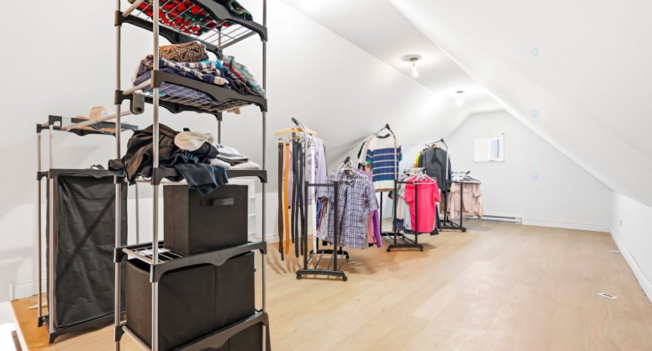 Walk-in closet