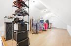Walk-in closet
