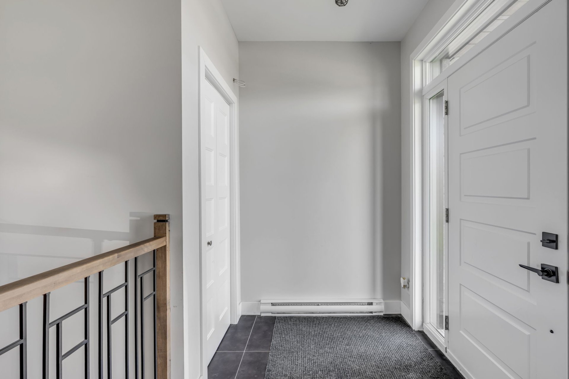 2305 Rue des Alluchons — photo 2