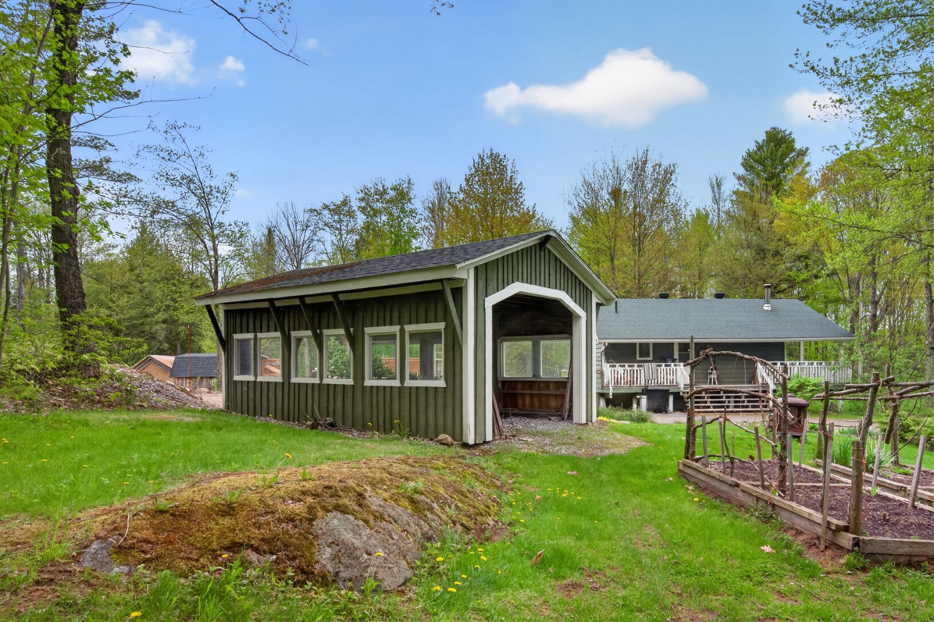 1224Z Ch. de Granby — photo 3