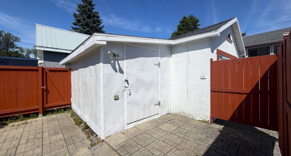 Shed