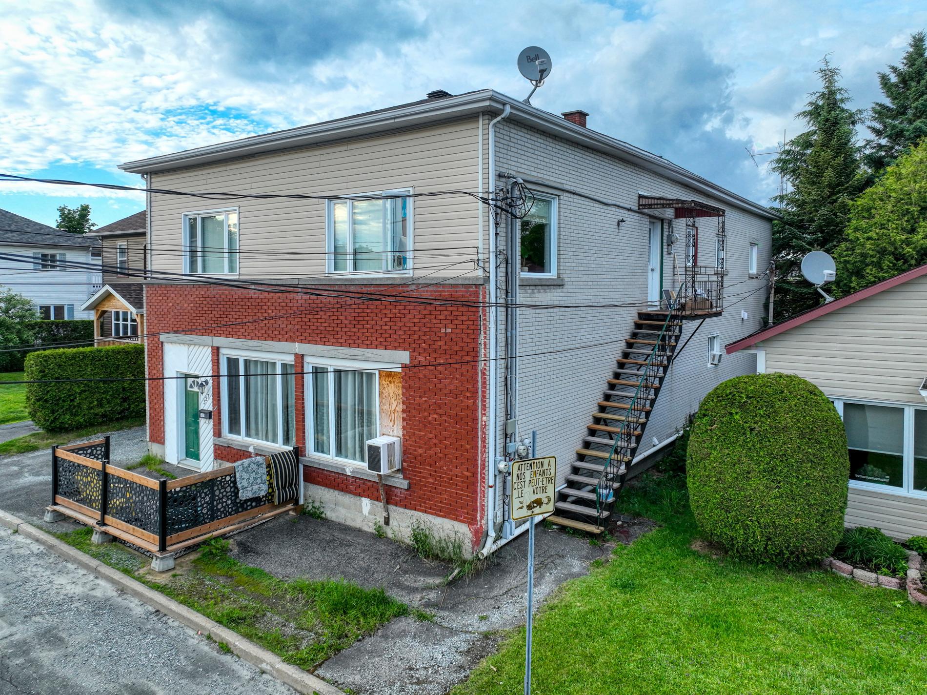 323-327 Rue Ste-Julie — photo 1