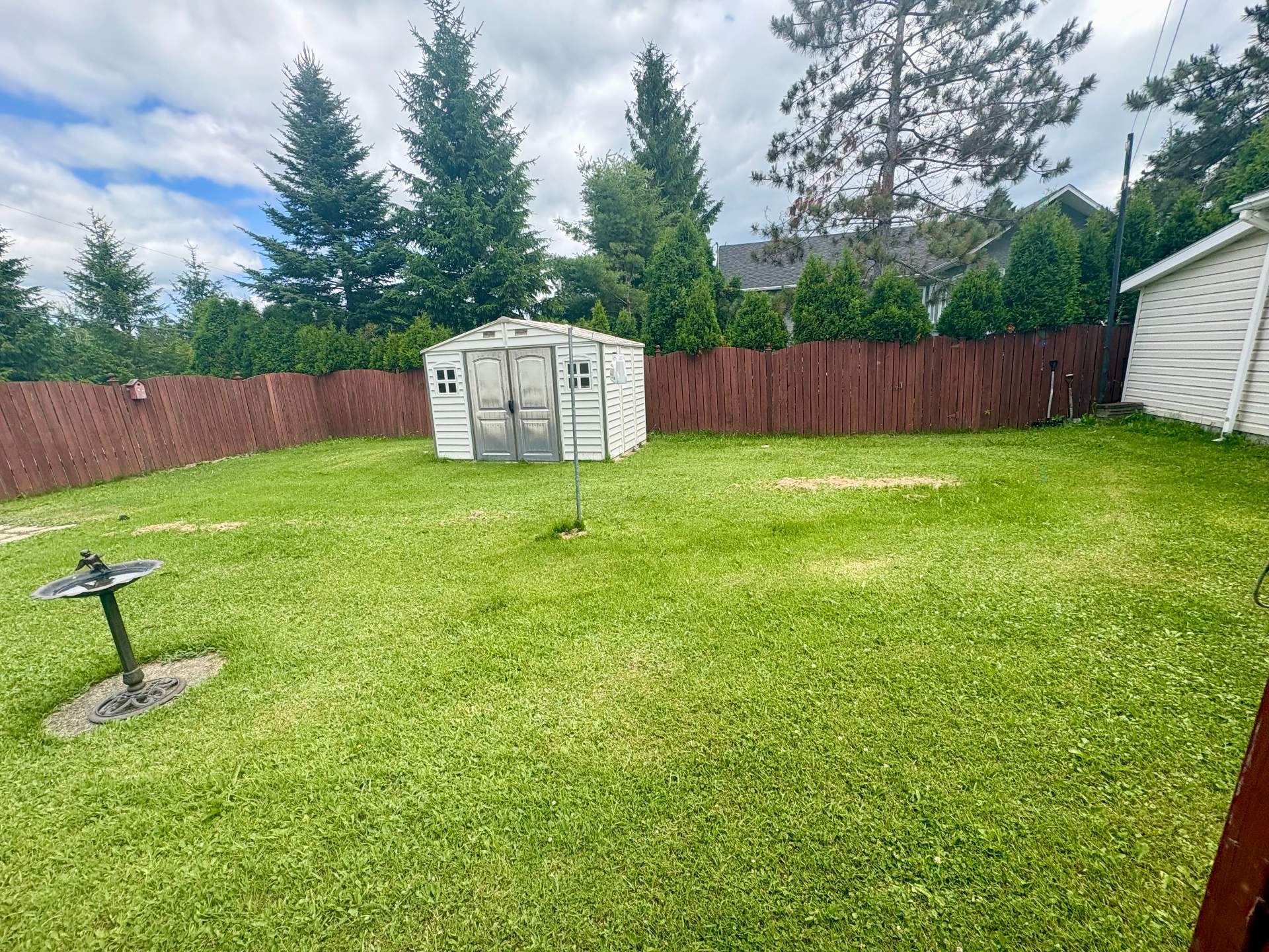 3681 Av. du Pont N. — photo 3