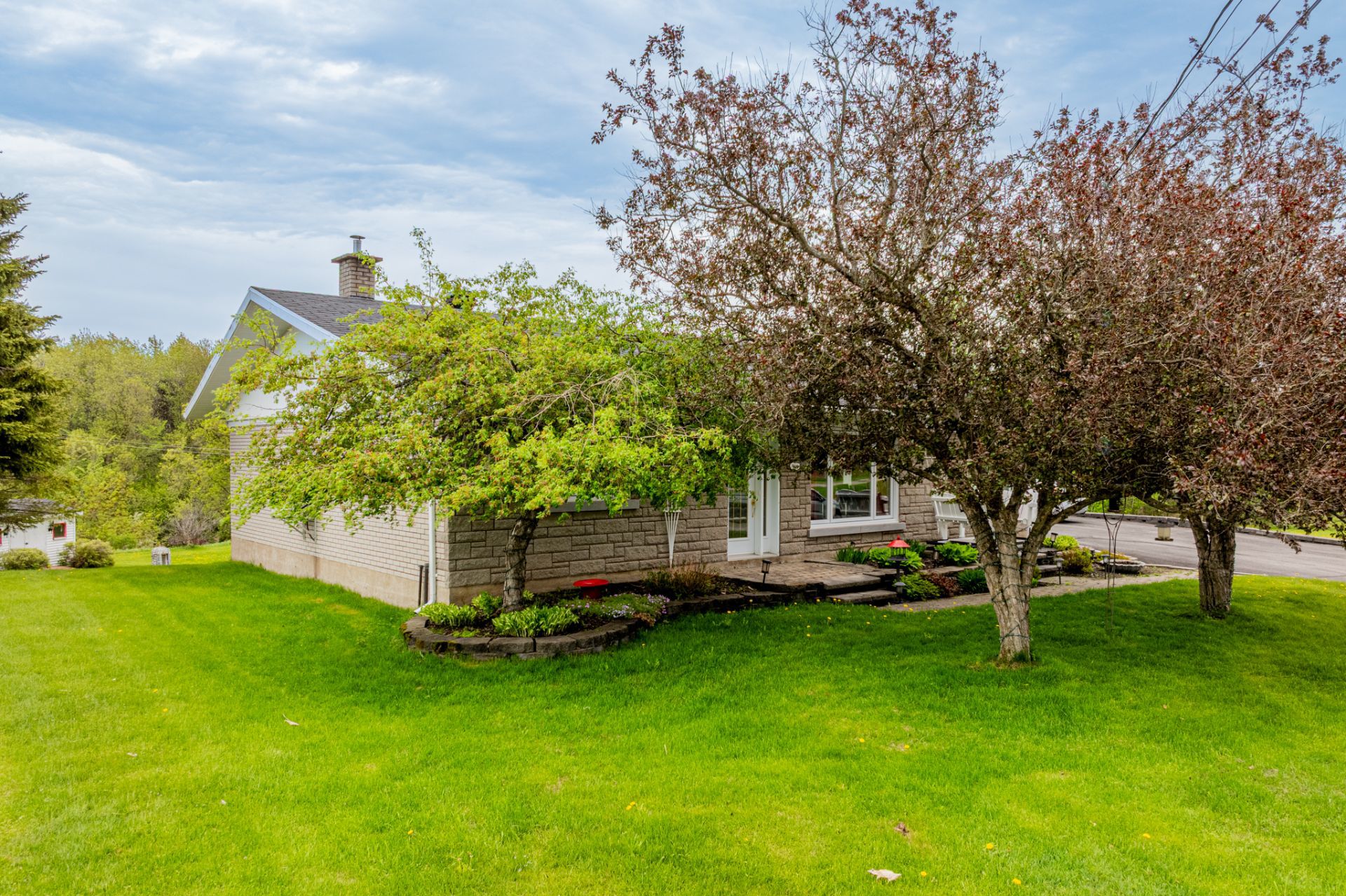 910 Rue Tessier E. — photo 2