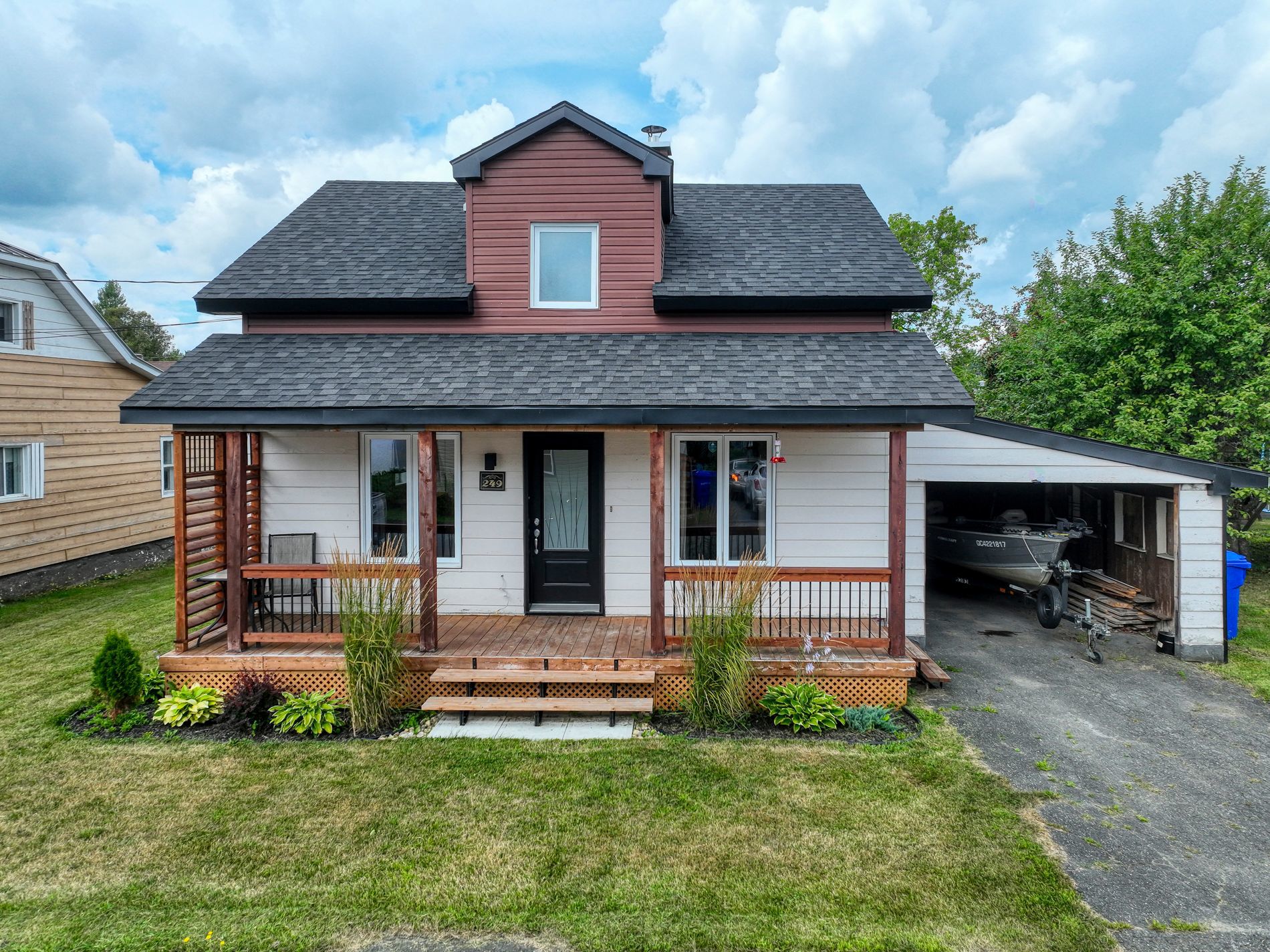 249 Rue Ste-Suzanne — photo 1