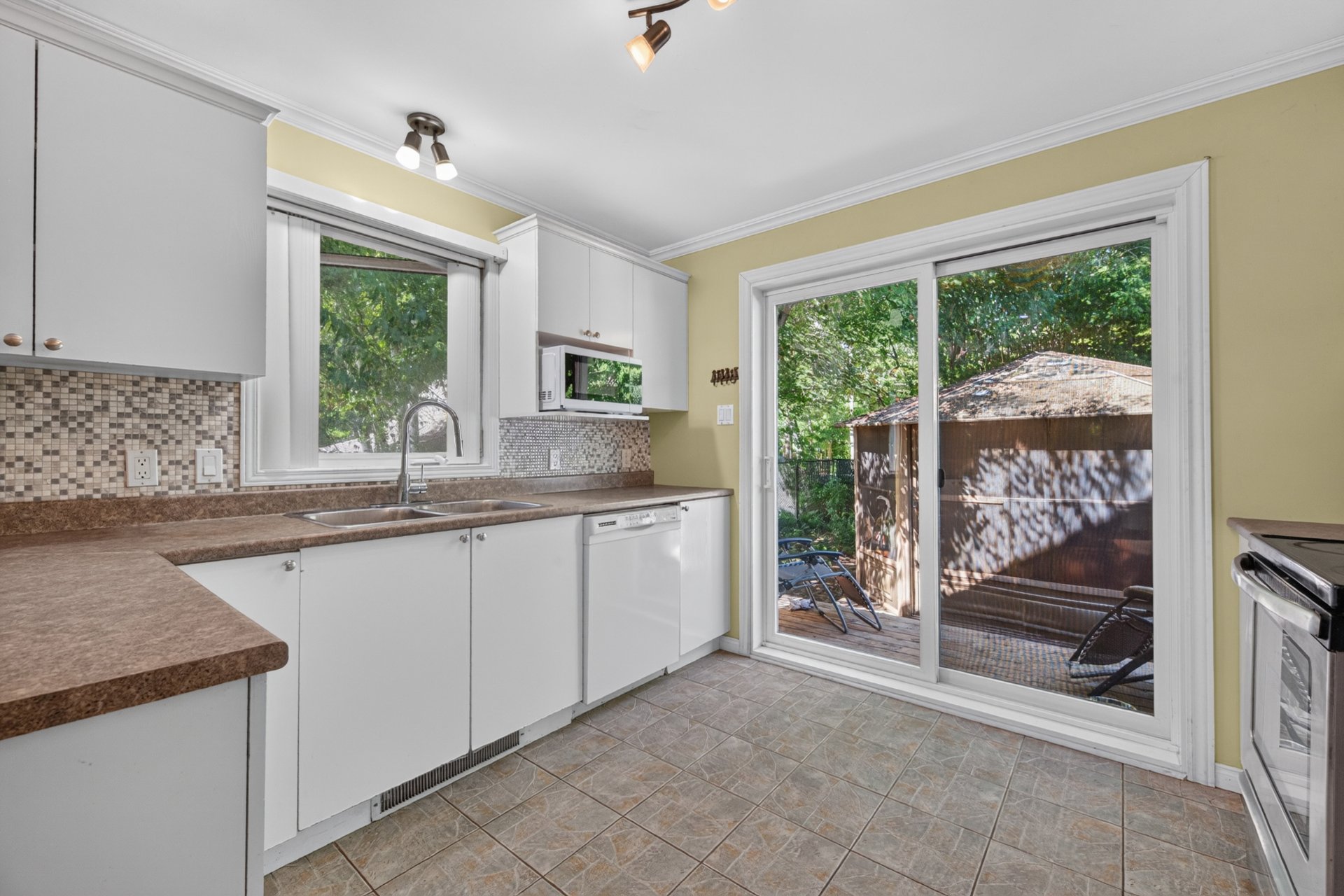 217 Rue Jules Monast — photo 3
