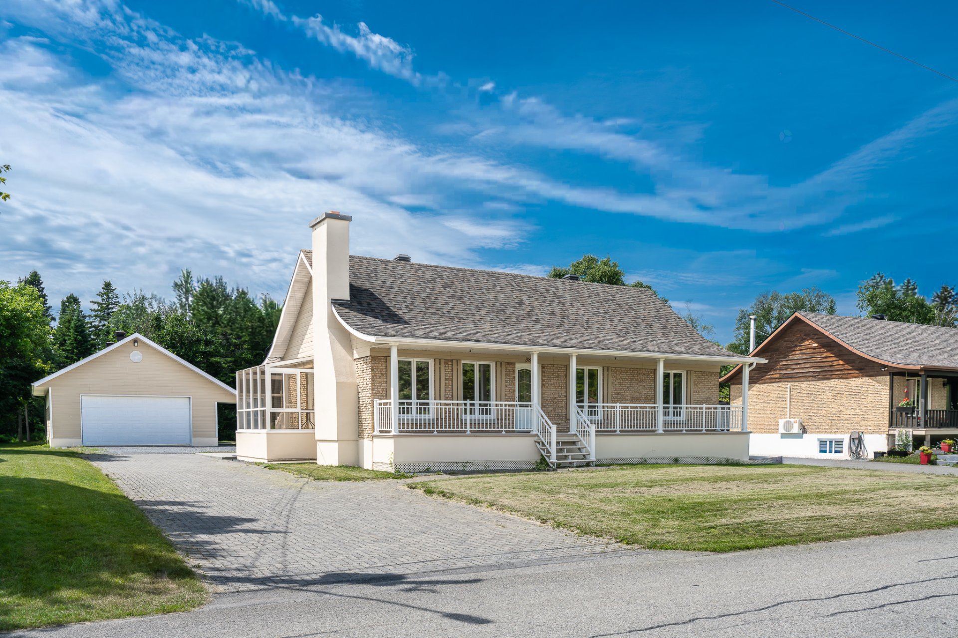382 Av. Thomas-Dionne — photo 1