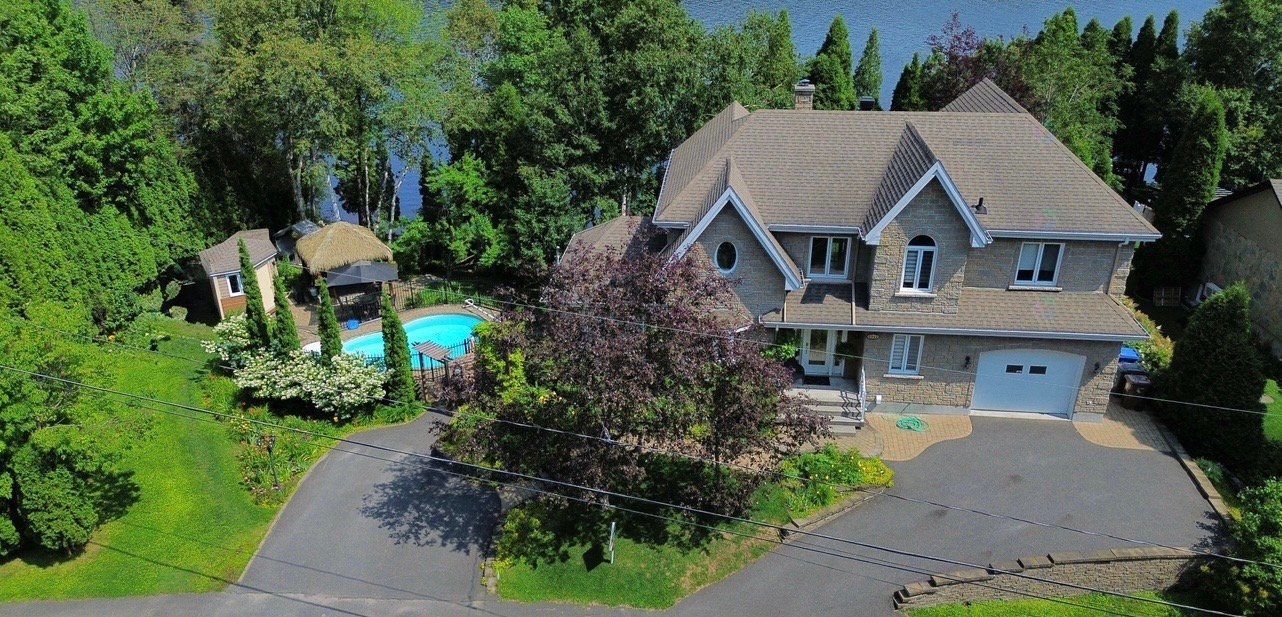 2341 Ch. de la Montagne — photo 1
