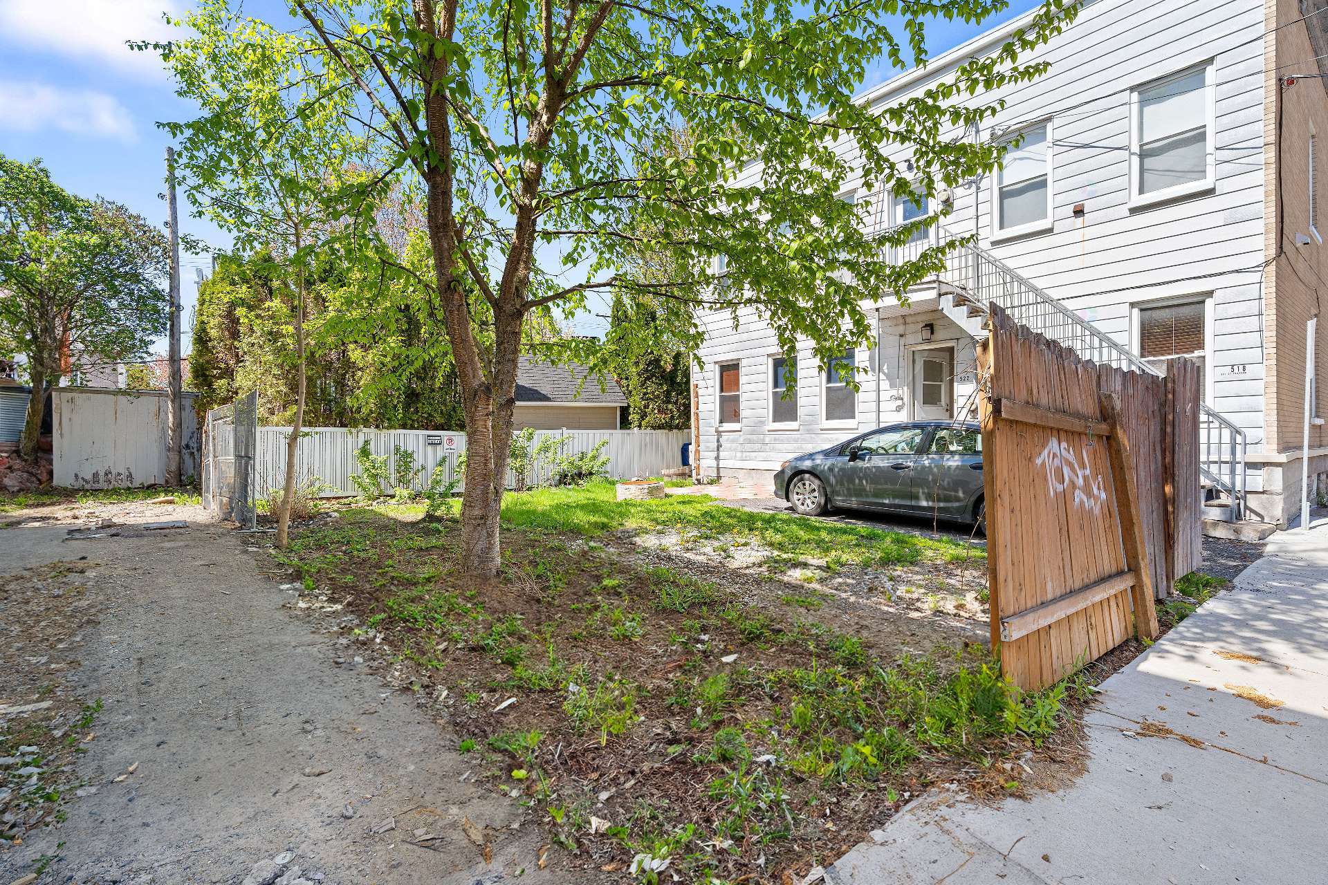606 Rue Christophe-Colomb O. — photo 1