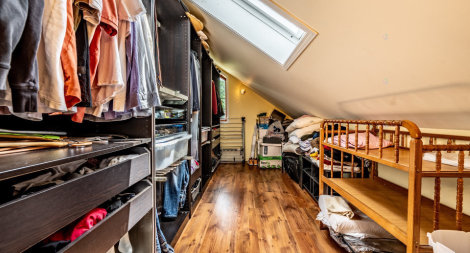 Walk-in closet