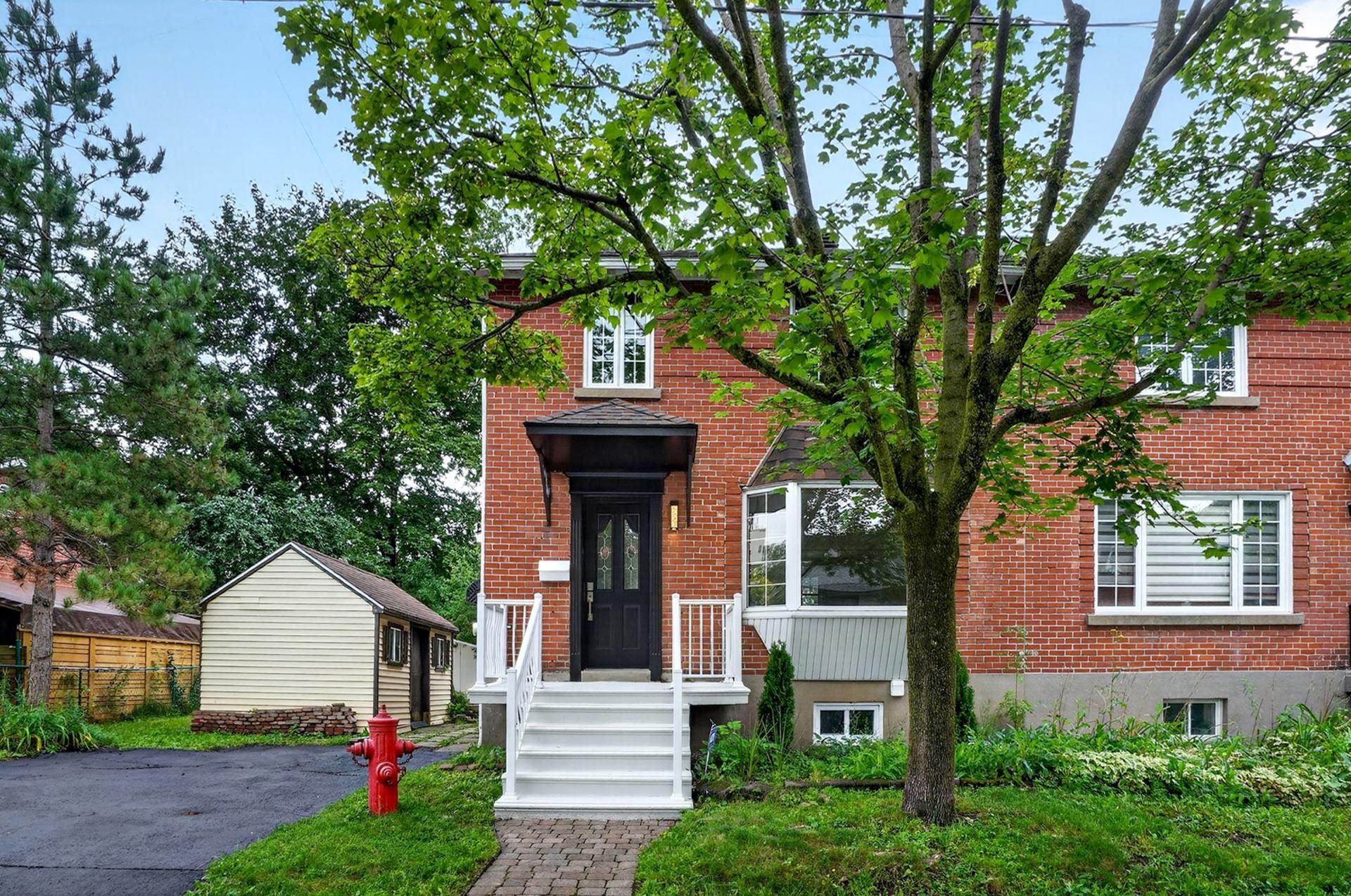5230 Av. MacMahon — photo 1