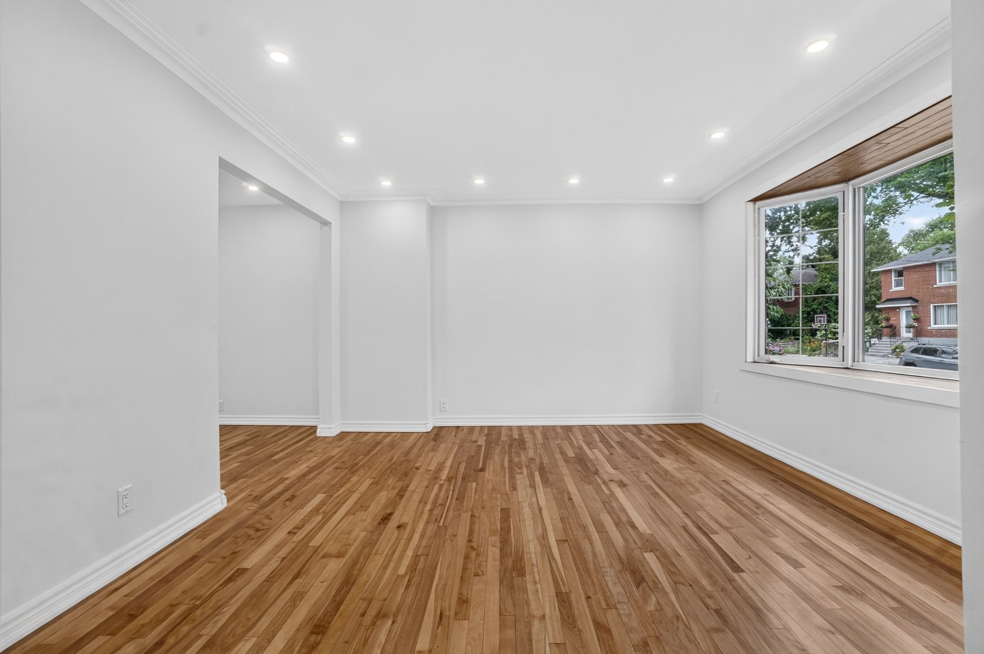 5230 Av. MacMahon — photo 3