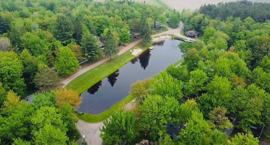 Accès au plan d'eau