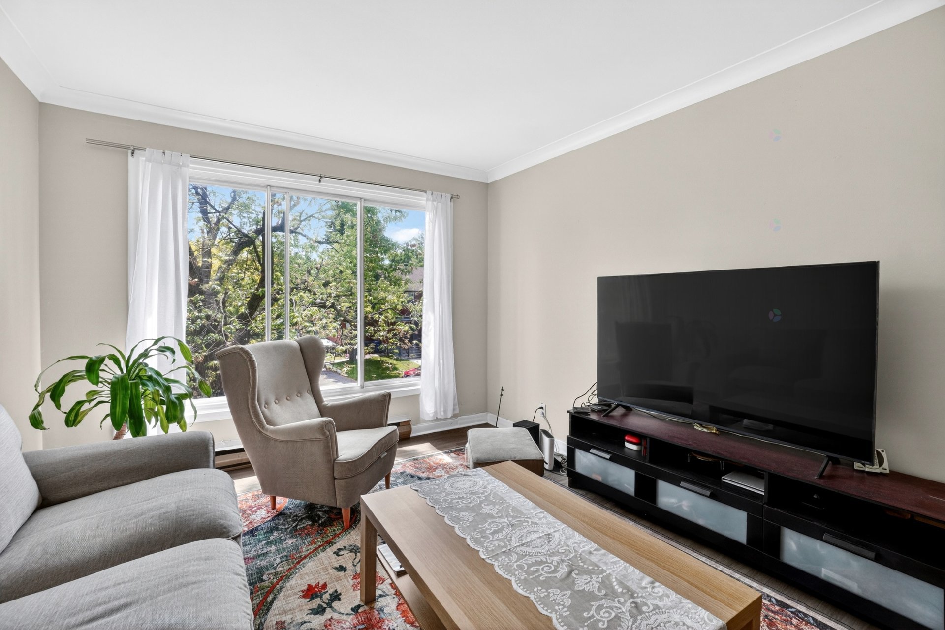 6677 Av. MacDonald — photo 3