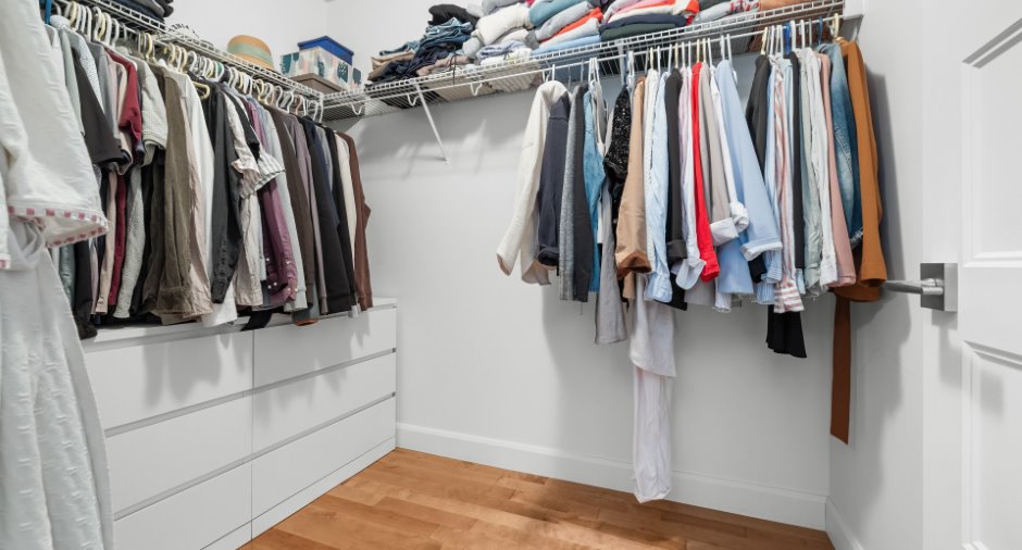 Walk-in closet