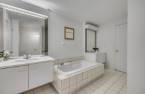 Salle de bains attenante à la CCP