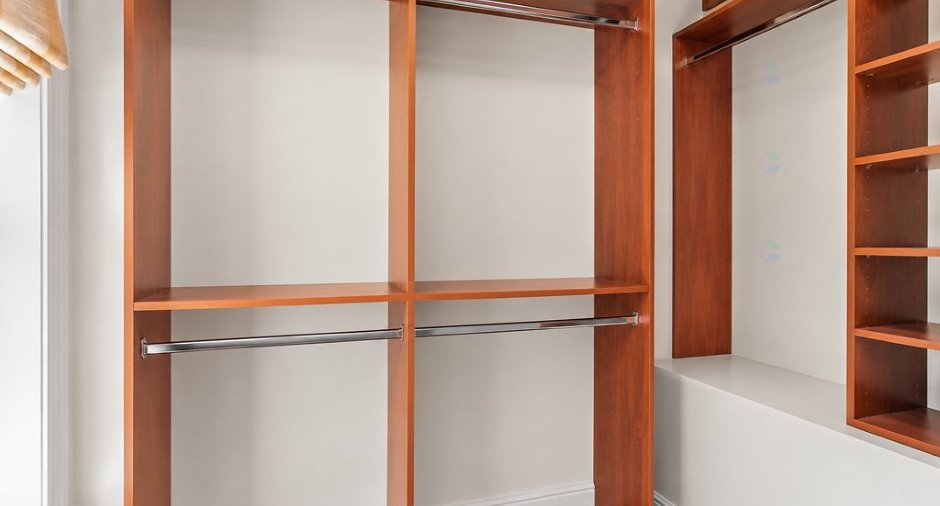 Walk-in closet