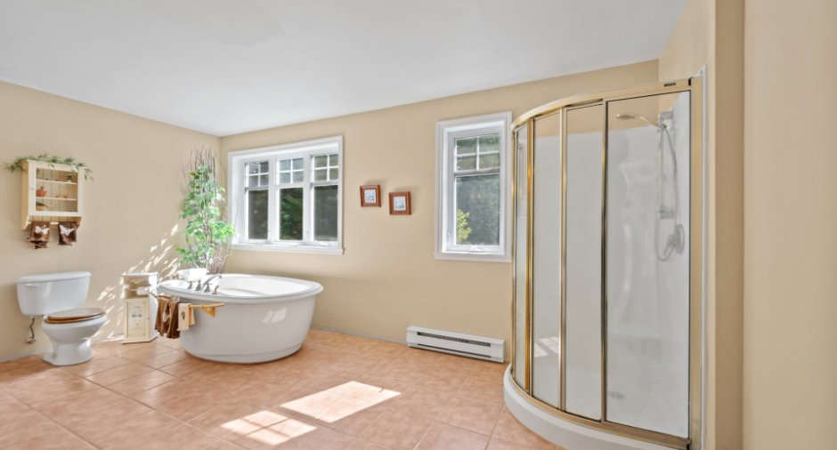 Ensuite bathroom