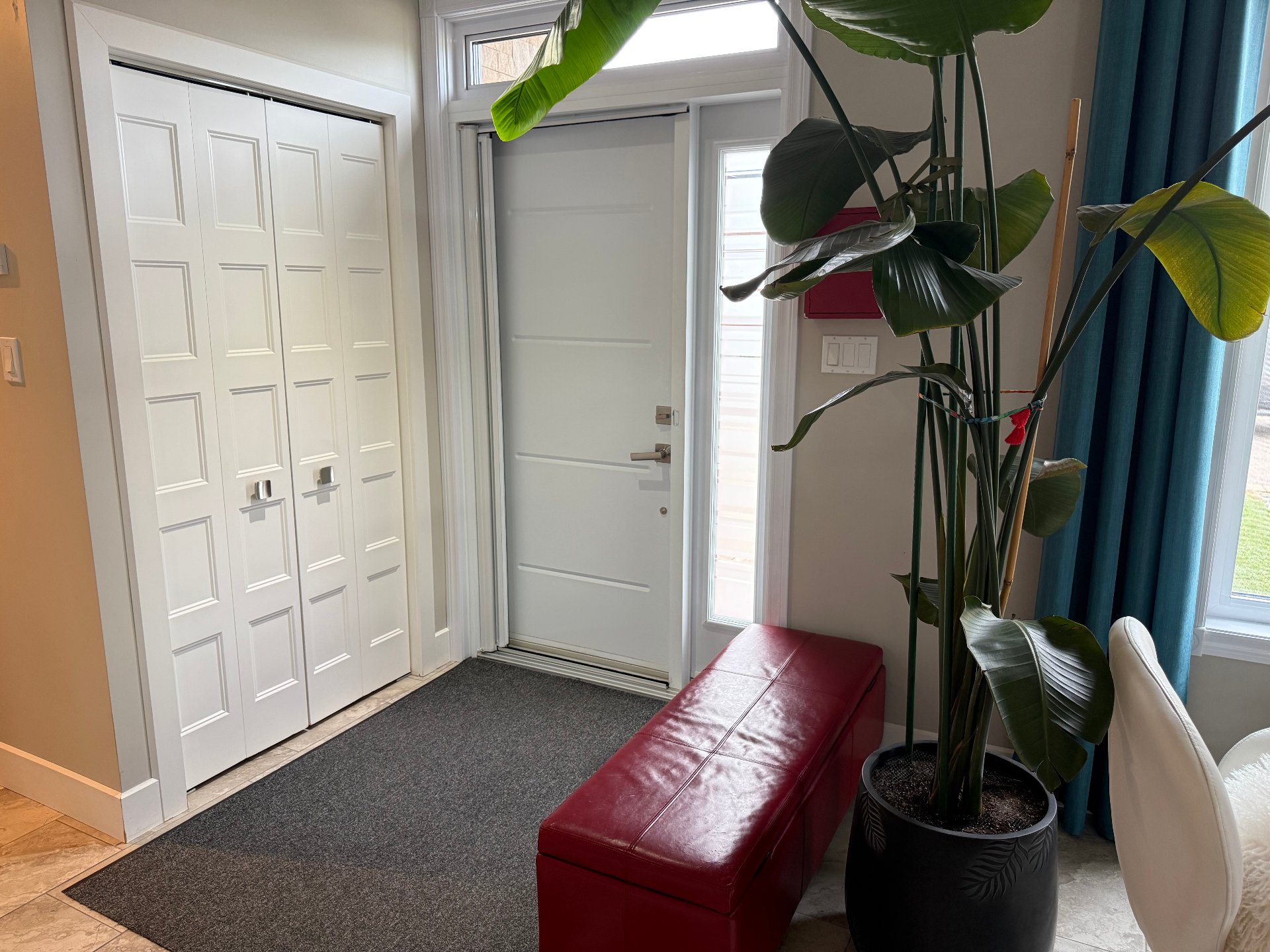 1137 Rue St-Jean-Baptiste — photo 3