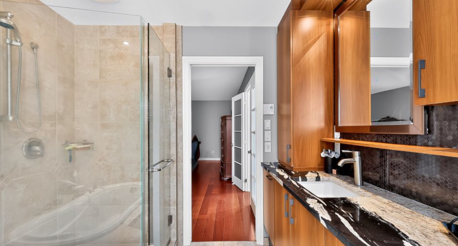 Ensuite bathroom
