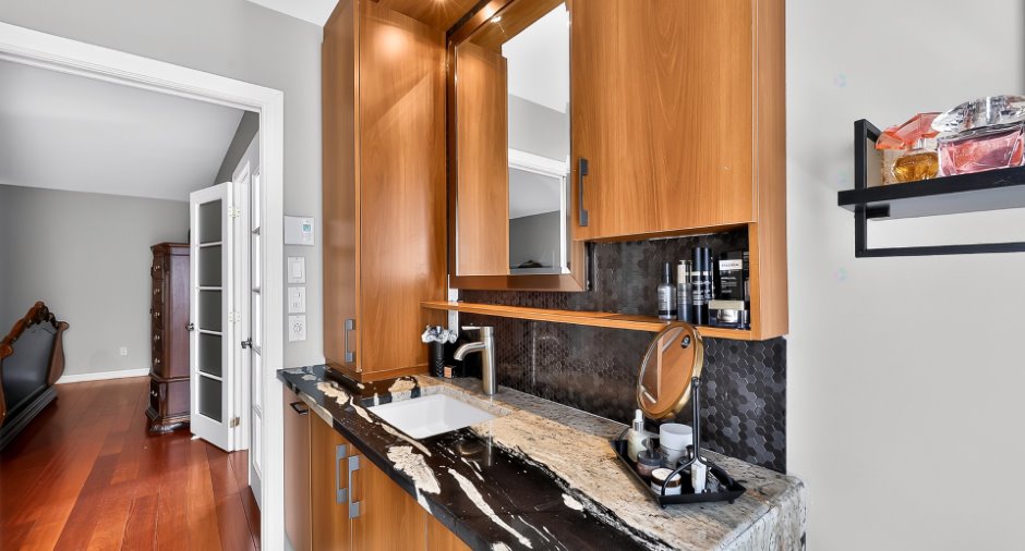Ensuite bathroom