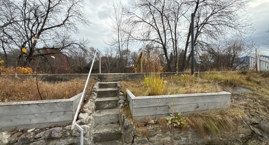 Access to a body of water