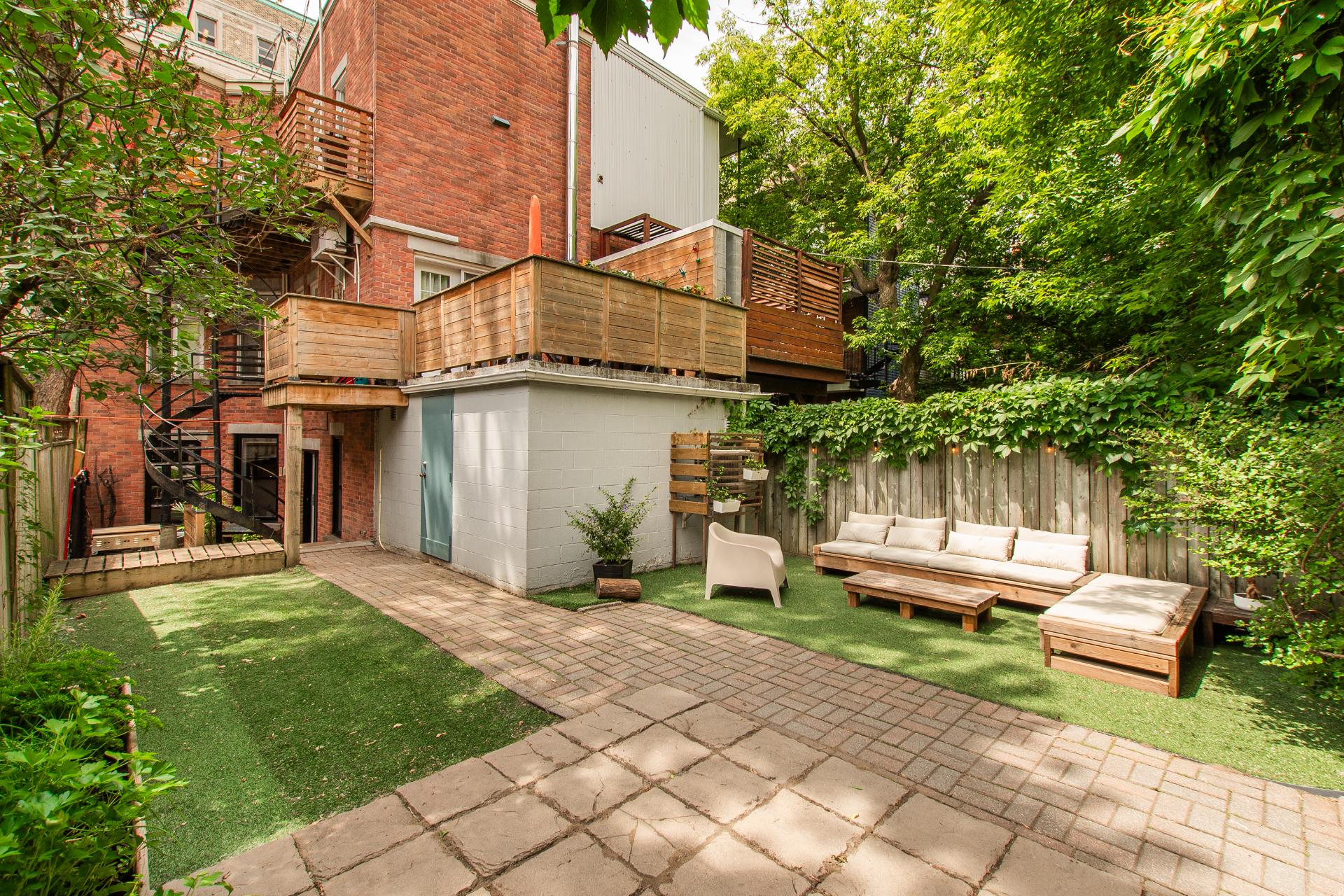 2251 Rue De Champlain — photo 3