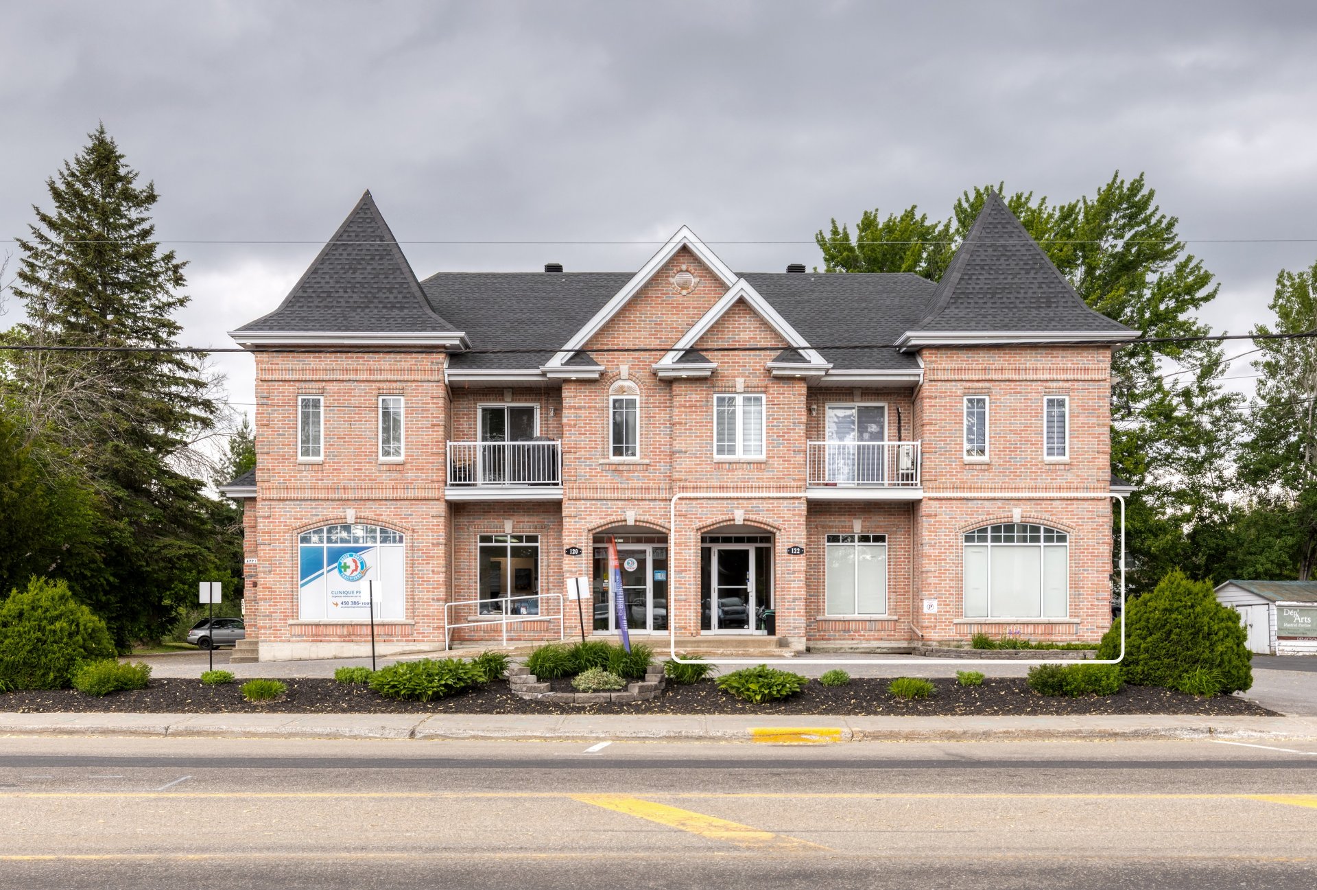 Location d'espace commercial/Bureau à louer, Notre-Dame-des-Prairies