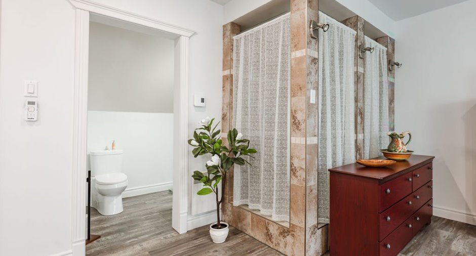 Ensuite bathroom