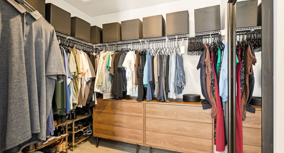 Walk-in closet