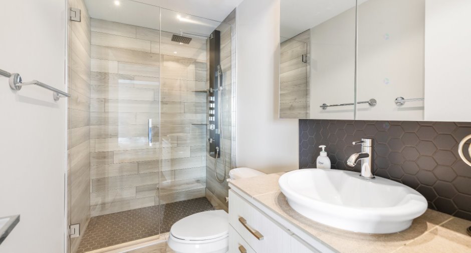 Ensuite bathroom