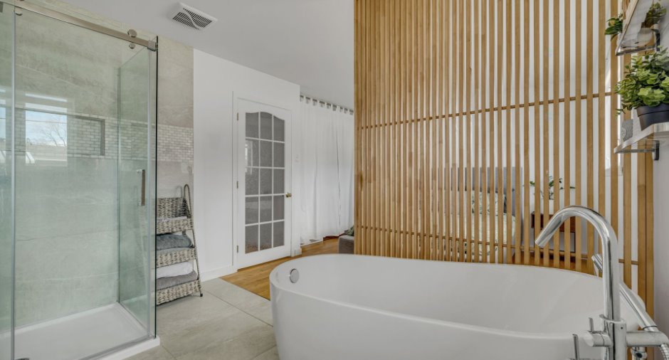 Ensuite bathroom