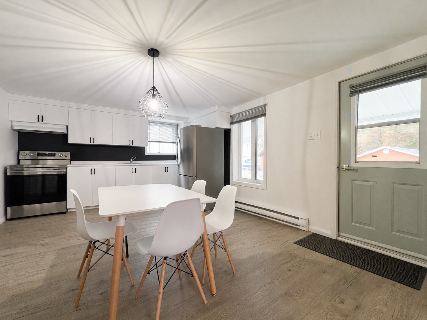 1932 Rue St-Laurent — photo 3