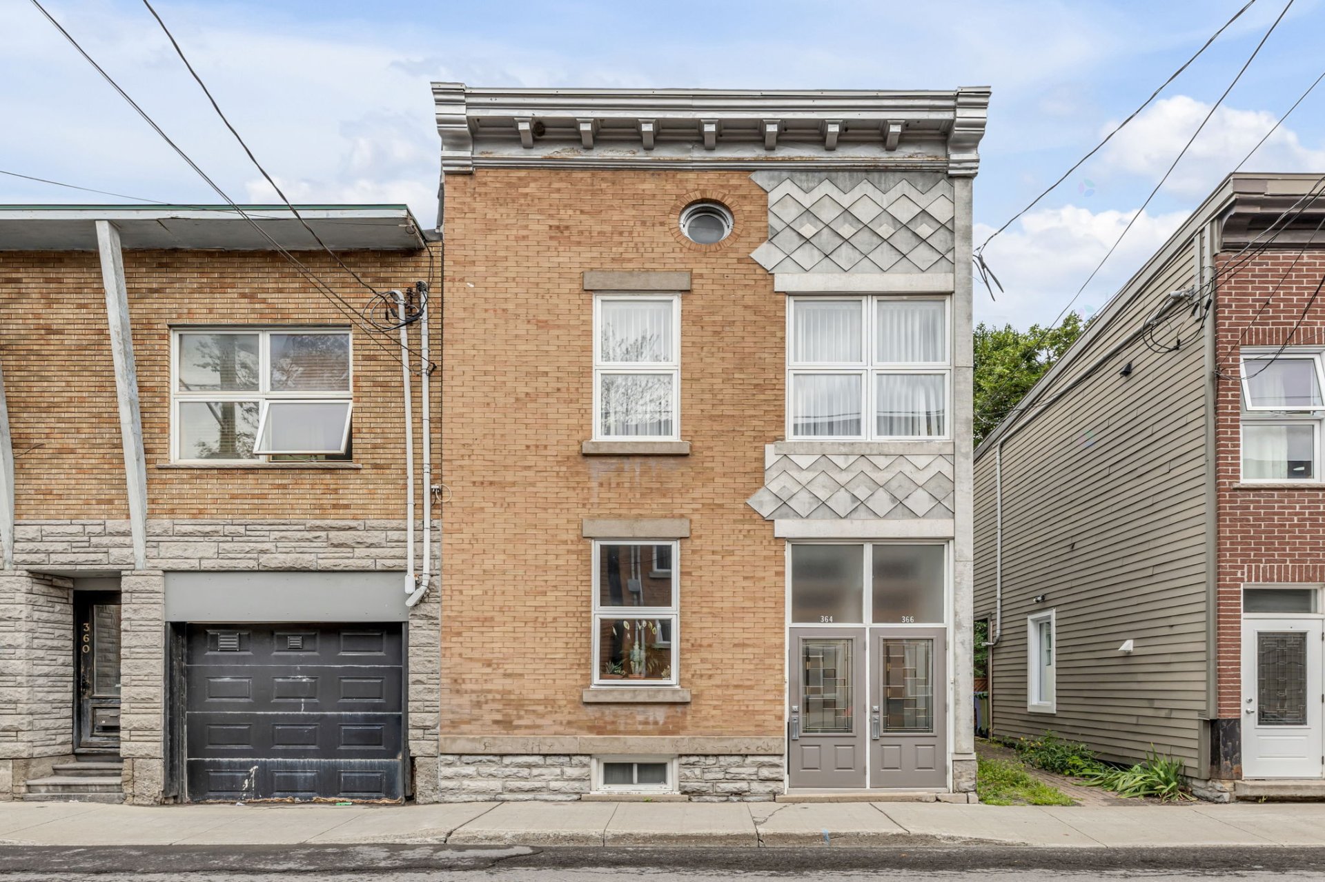 364-366 Rue des Commissaires E. — photo 1