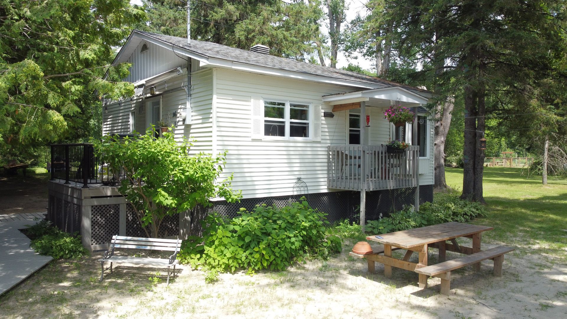 2443 Route des Tulipes — photo 2