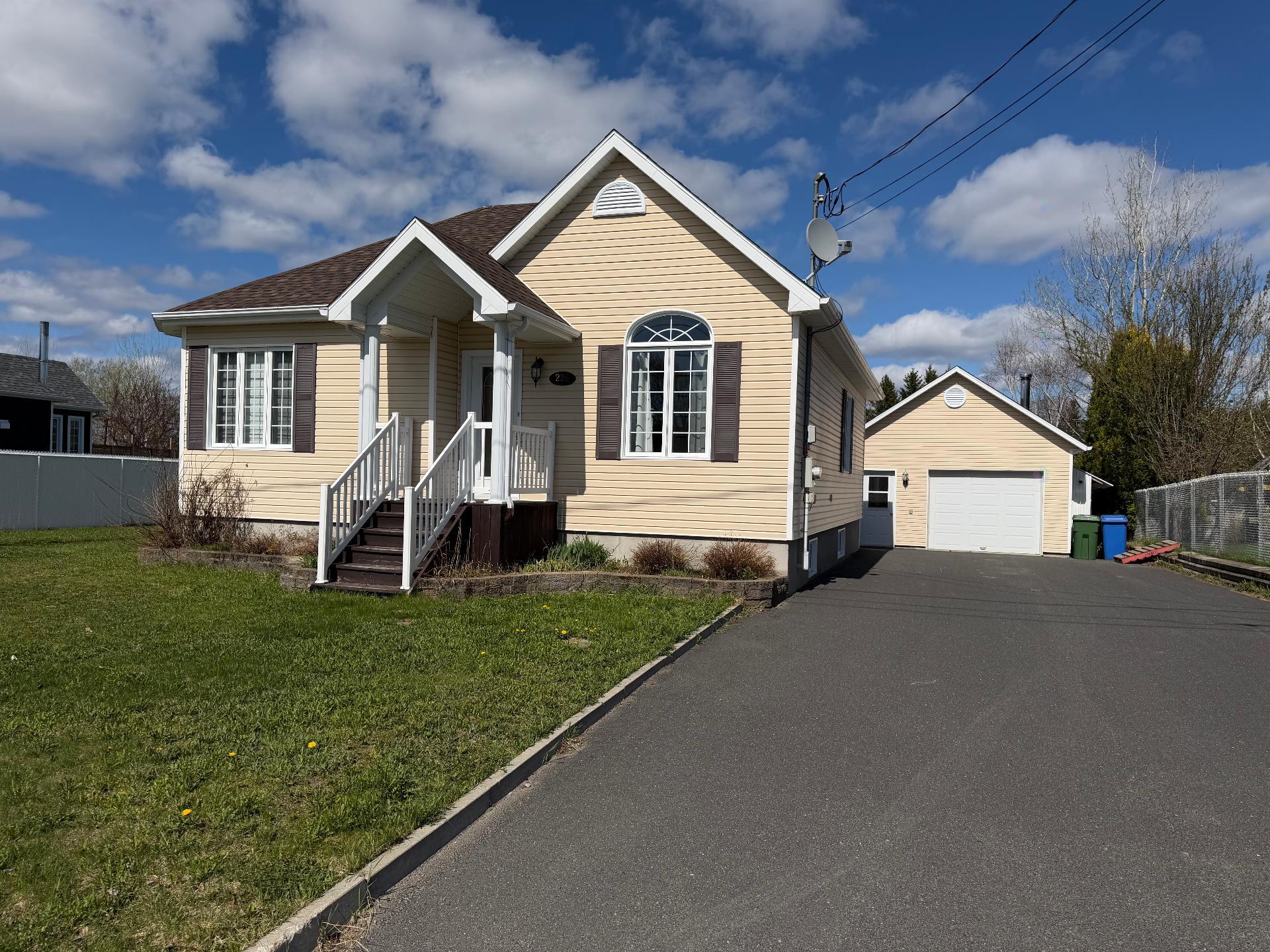 226 Rue de la Place-des-Champs — photo 1