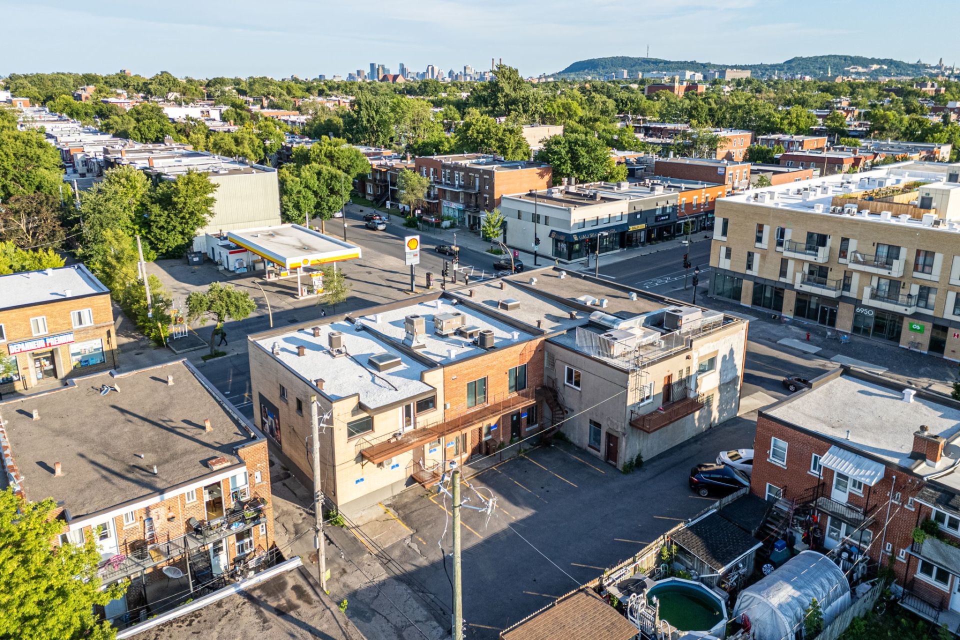 2501-2525 Rue Bélanger — photo 3