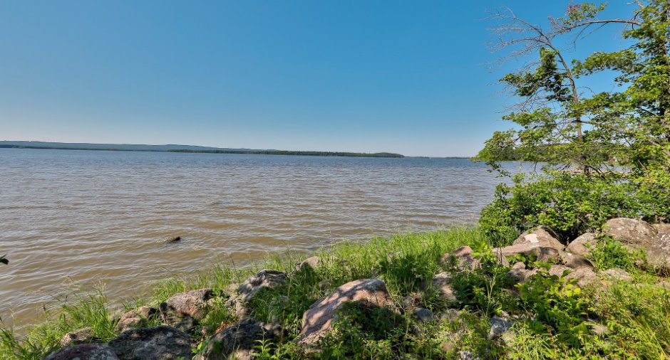 Vue sur l'eau
