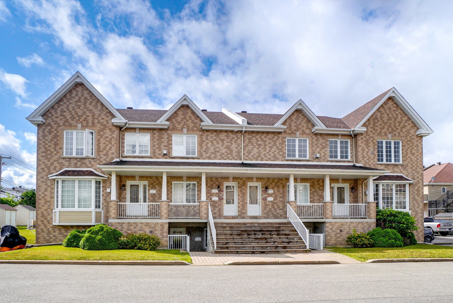 6605 Boul. des Laurentides — photo 1