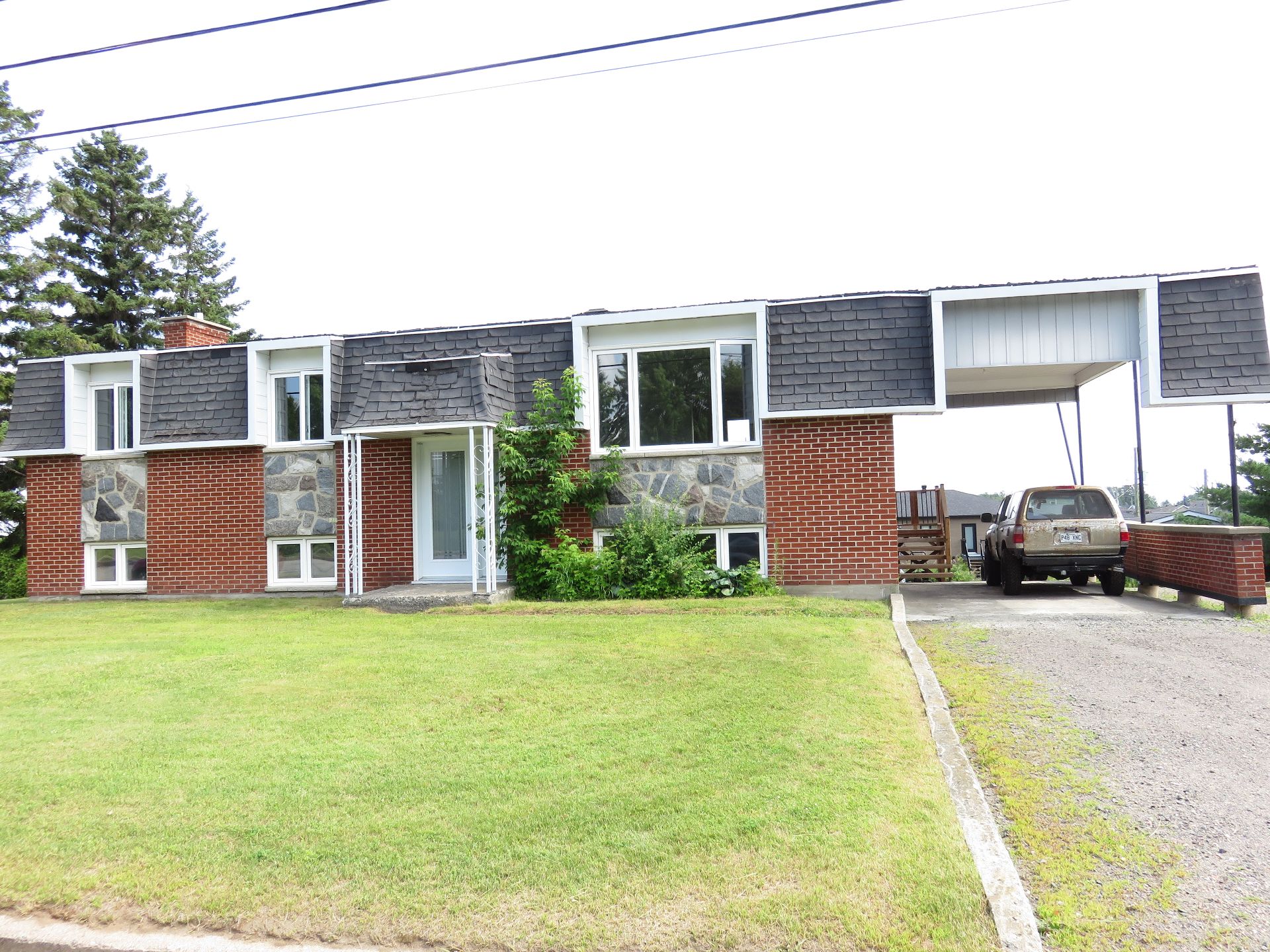630 Rue Girard — photo 1