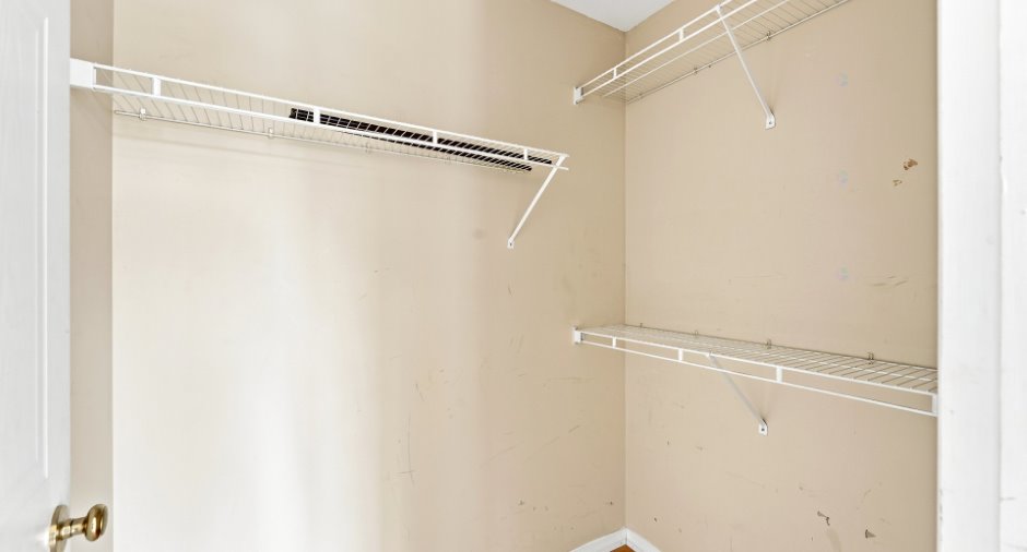 Walk-in closet