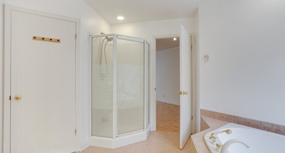 Salle de bains attenante à la CCP